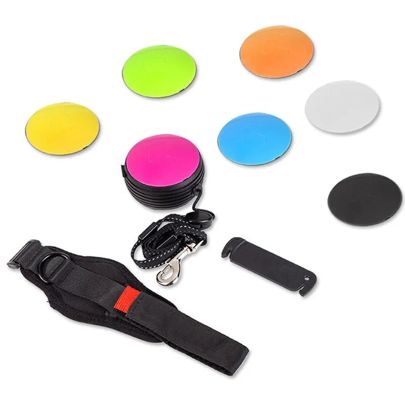 Automatic retractable dog leash extended to 3 metres, shown in vibrant orange colour.