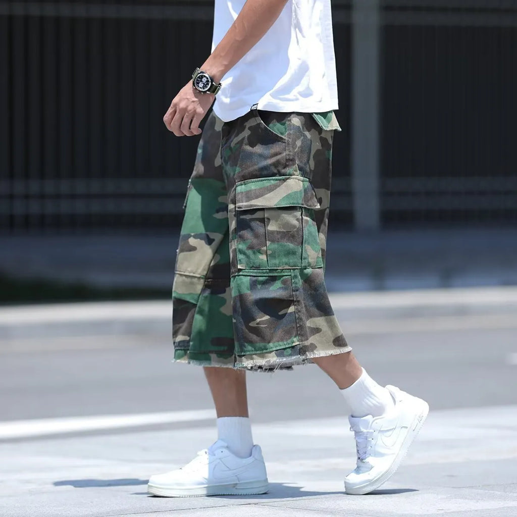 Men's camouflage pattern shorts with American retro workwear styling in loose cropped cut