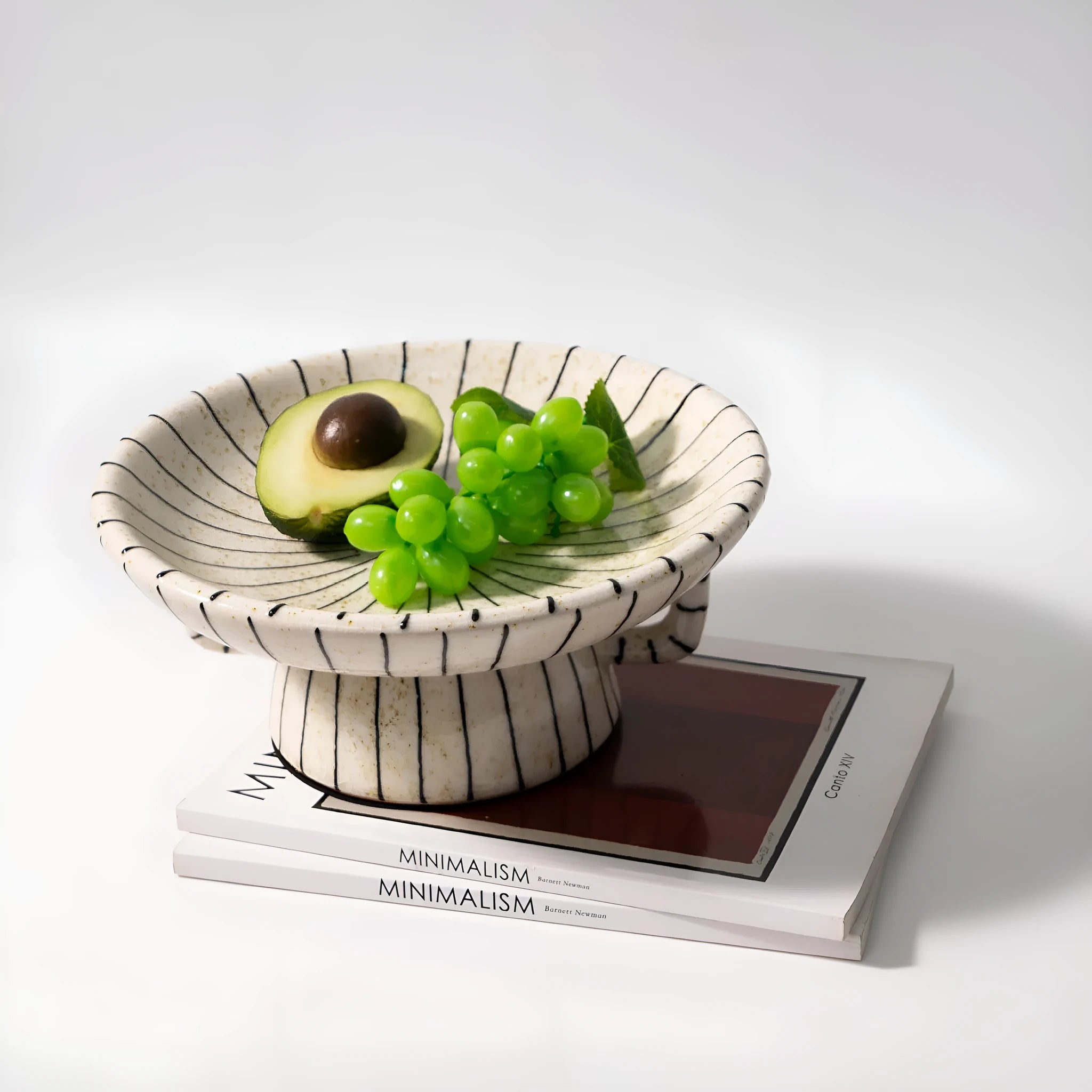 Black and white striped retro style synthetic resin dessert plate for fruits