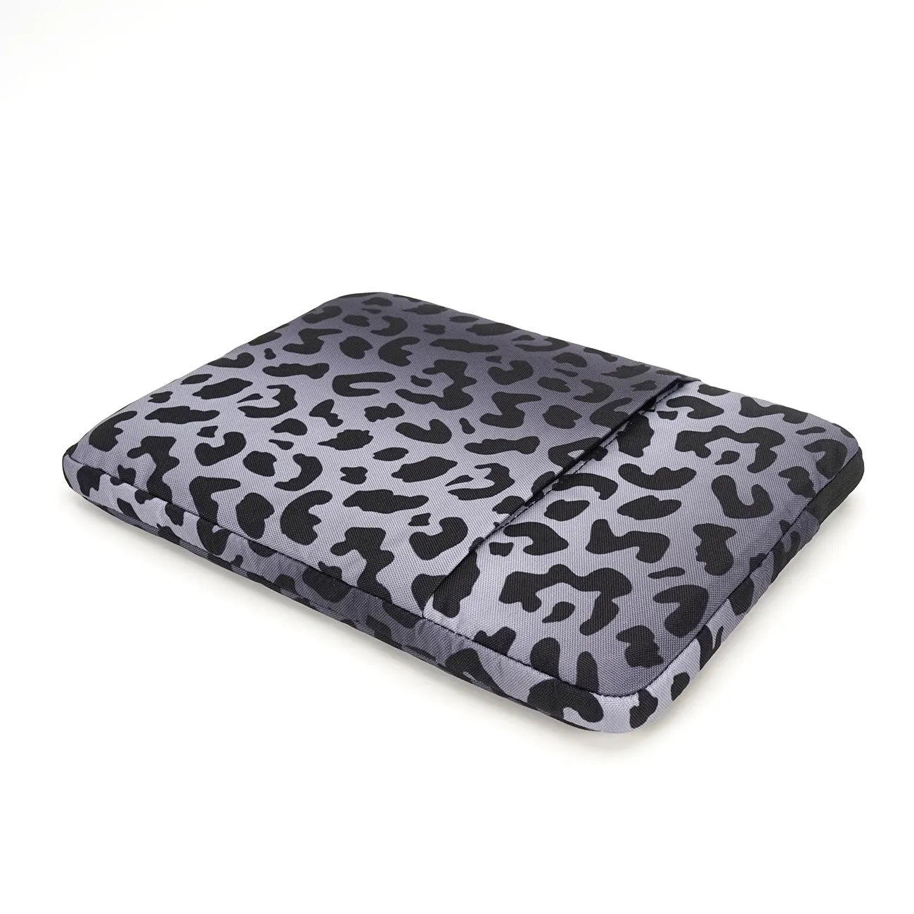 Leopard print polyester laptop sleeve for 13-inch to 16-inch computers