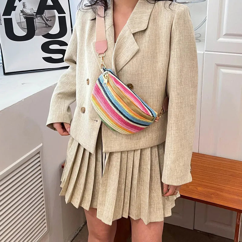 Straw woven women's shoulder bag in shell shape with adjustable single strap