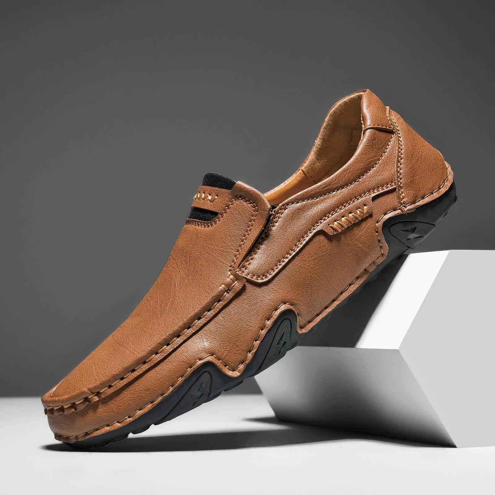Men's outdoor slip-on casual shoes low top round toe microfiber upper rubber sole leather lining sizes 38-46