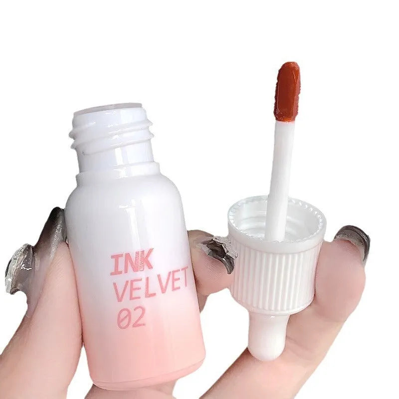 Mirror Lip Lacquer lip gloss tube in the Milk Huhu Series, 3.5g net content.