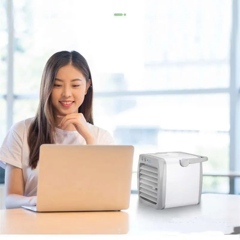 Mini USB portable air conditioner fan with evaporative water cooling, white, 160x170x160mm