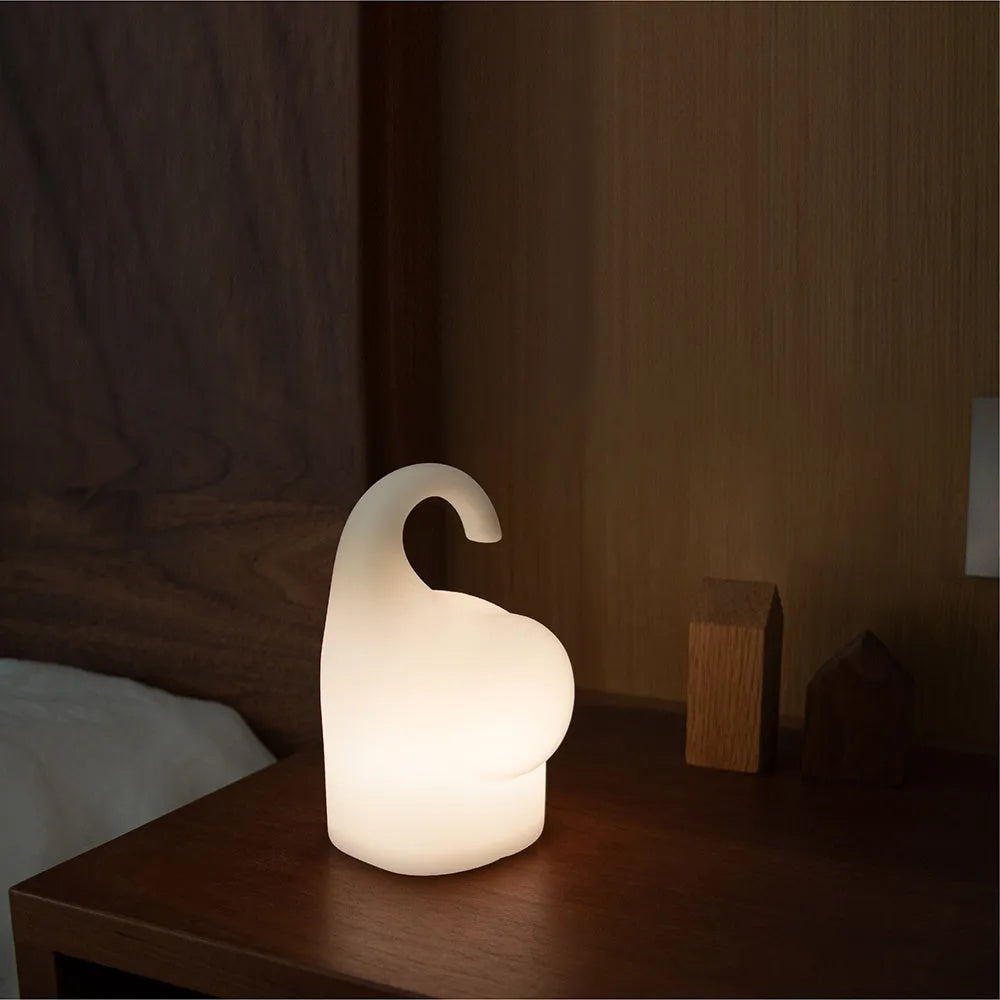 DOMI Elephant silicone night light with warm 3000K LED glow, measuring 96x82x151mm, made from ABS HIPS and silicone for bedroom use.