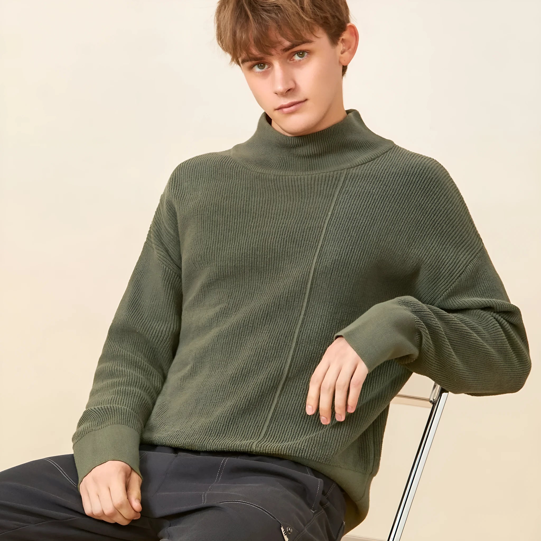 Men's loose fit cotton sweater in grey, round neck, long sleeves, casual style
