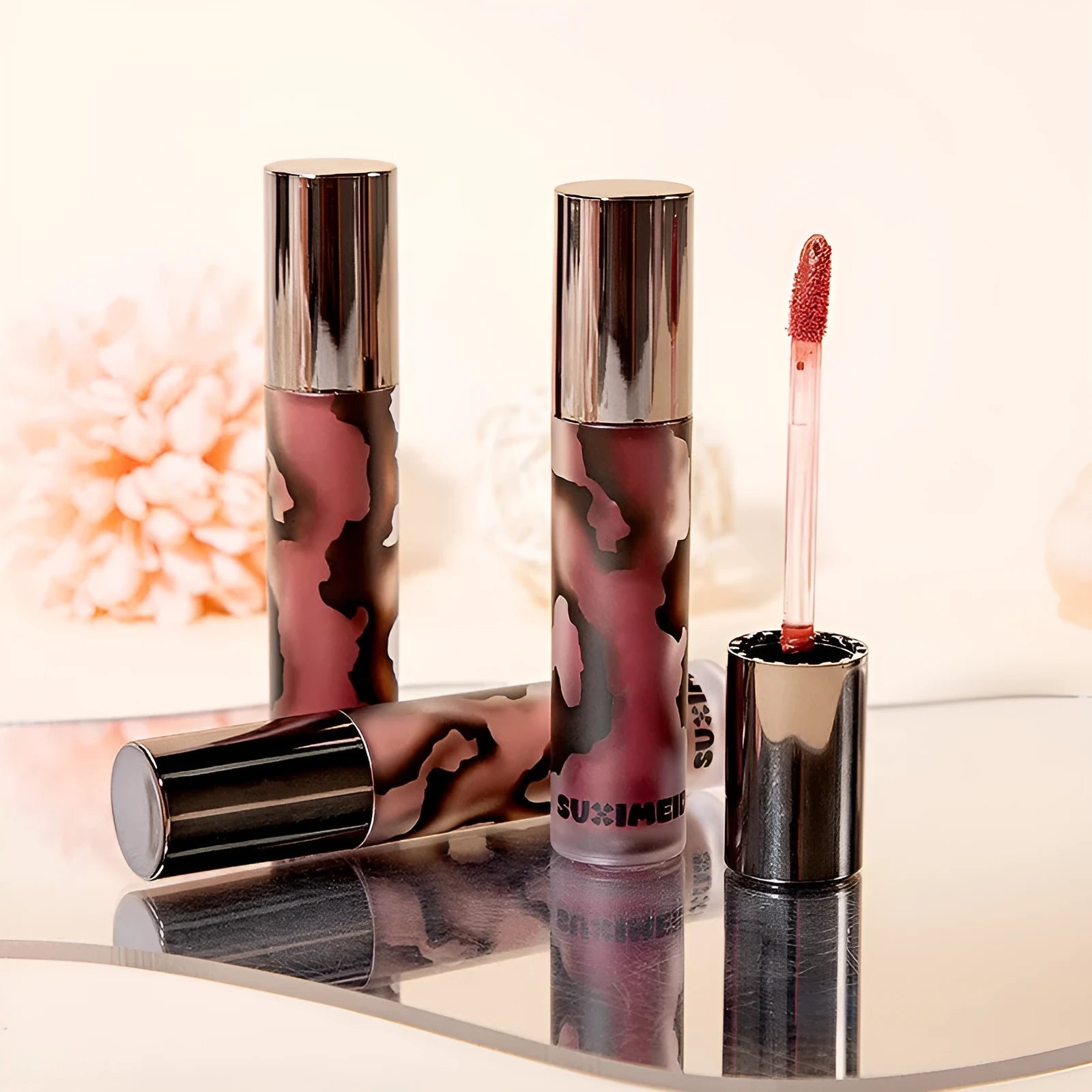 Matte lip mud lipstick in five colour shades with no stain on cup formula, 3.2g net content.