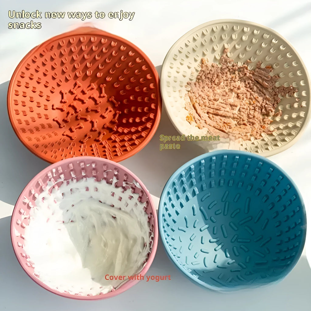 Dog slow feeder bowl silicone three compartment Ding Ding plate 21cm diameter coral red