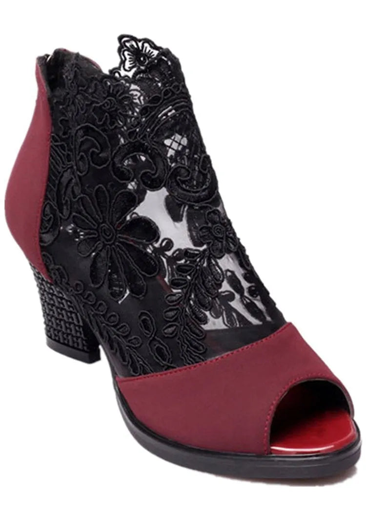 Women's black lace gladiator sandals with square heel and zip closure