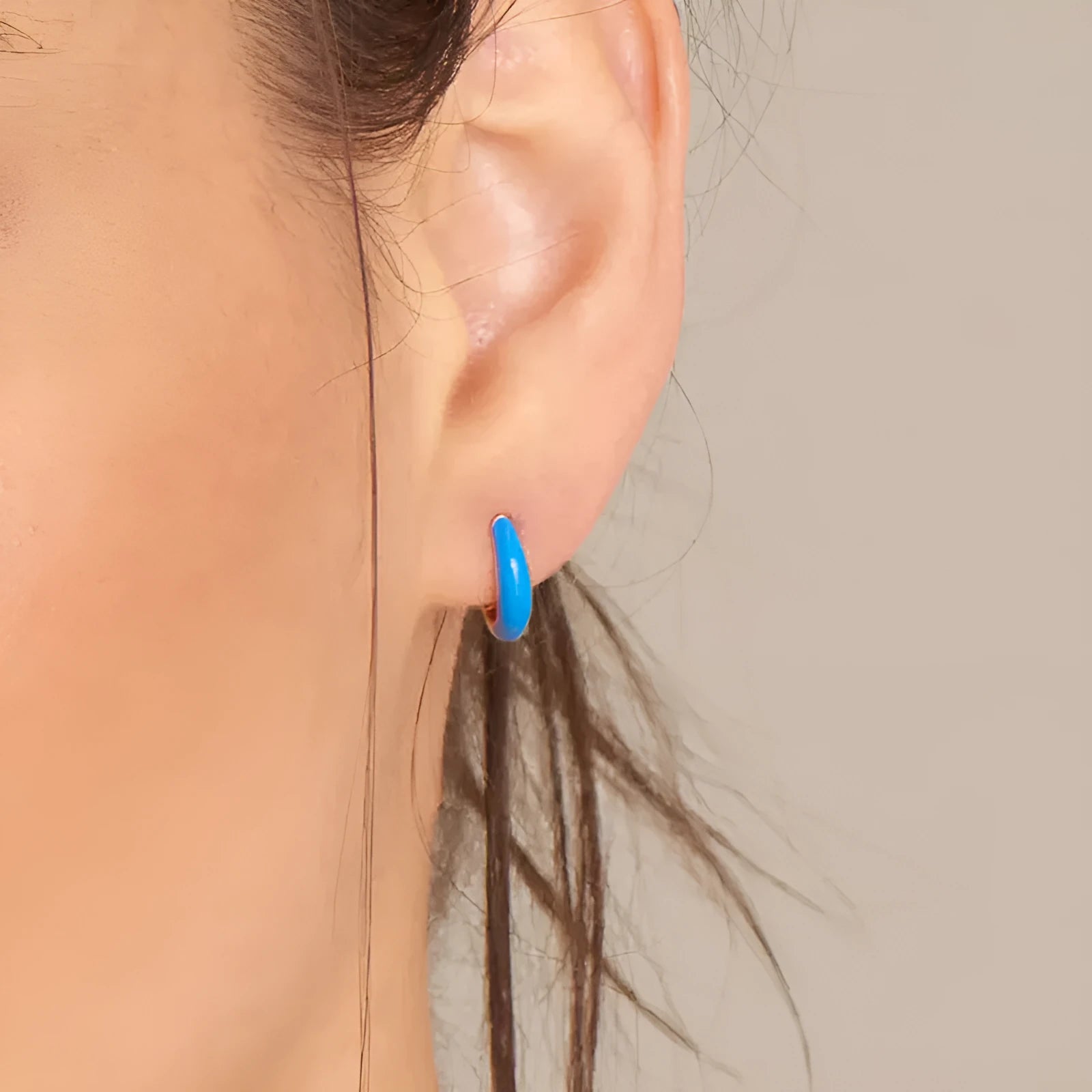 Geometric U-shaped epoxy oval curved earrings in multiple colours with silver needle copper construction