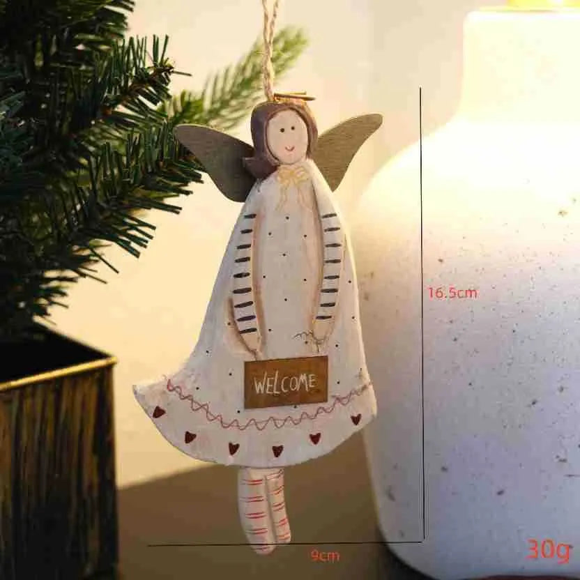 Hand-painted carved wooden door pendant with a country style heart design on a white background.