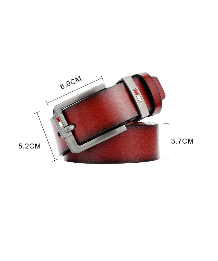 Men's retro pin buckle belt in imitation leather with alloy D buckle, black colour on plain background
