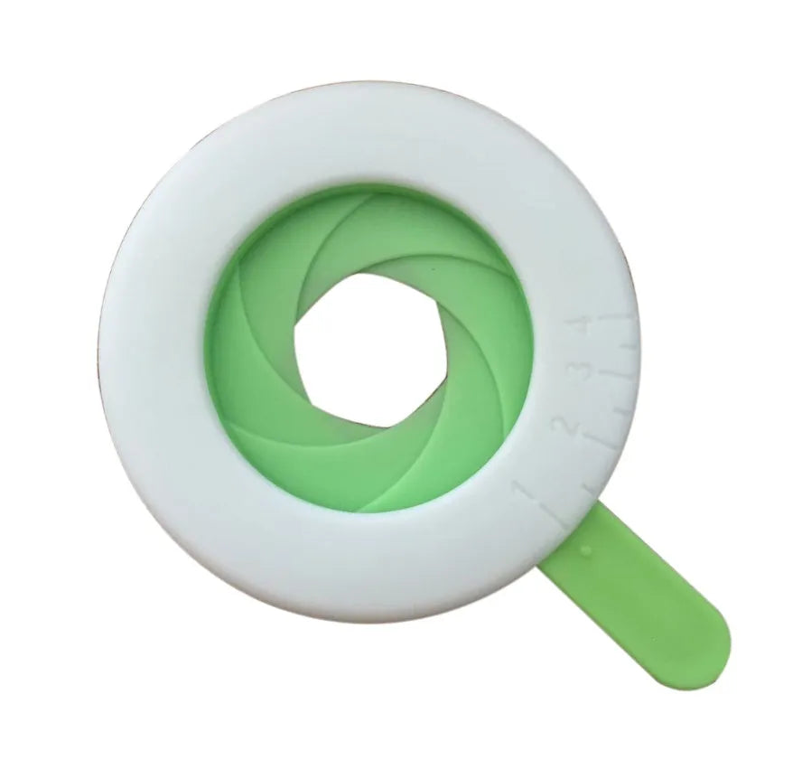 Plastic pasta noodle thickness selector tool with rotating dial, 8x9x1cm