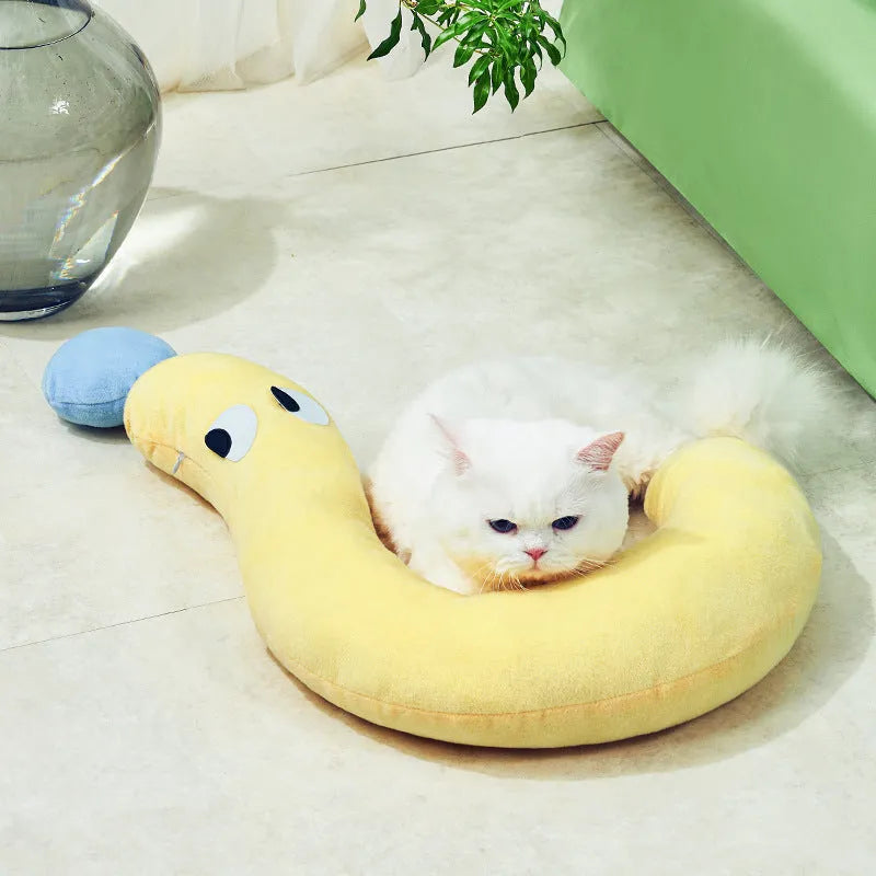Rectangular blue pet sleeping mat measuring 62cm by 39cm for cats and dogs