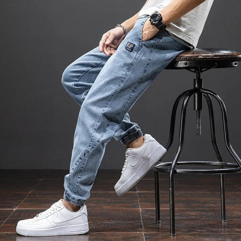 Men's loose fit straight leg cargo jeans in micro-elastic cotton fabric with non-ironing finish