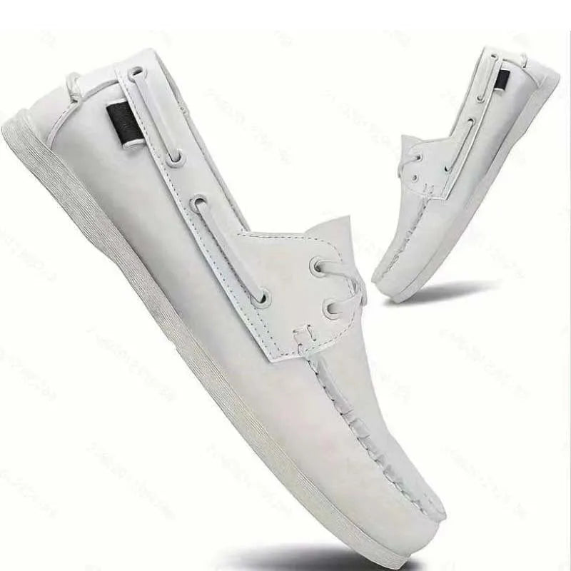 Men's British style casual shoes with flat heel and round toe in solid colours