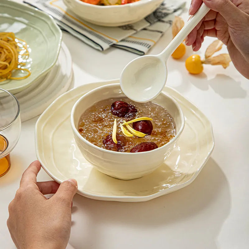 Seven-piece solid colour ceramic dinnerware set in gift box packaging