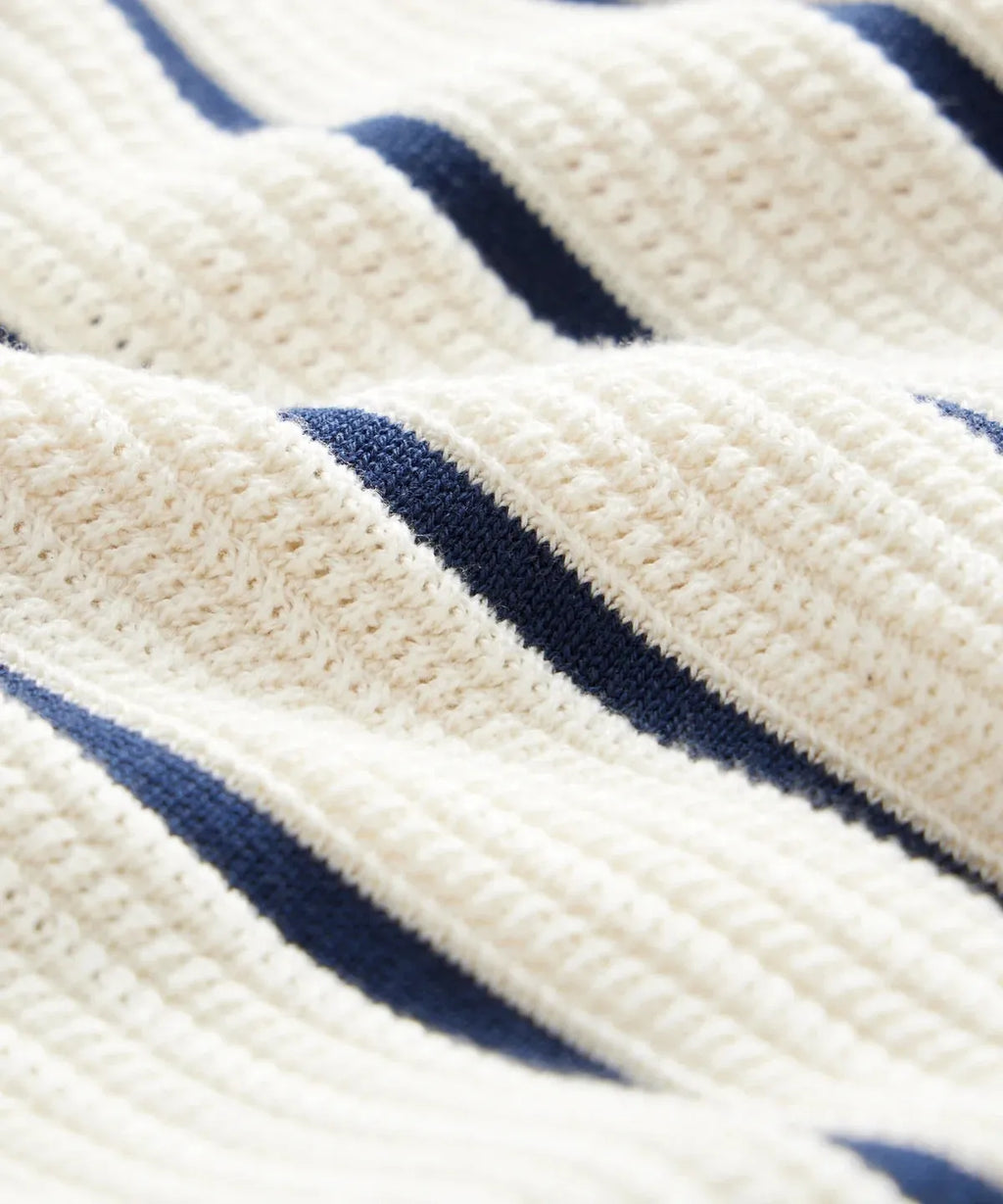 Men's white British style ice silk knitted top with asymmetrical lapel and short sleeves
