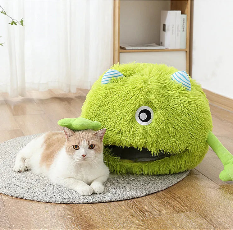 Fluffy round cat bed in three sizes with soft plush material and non-slip base