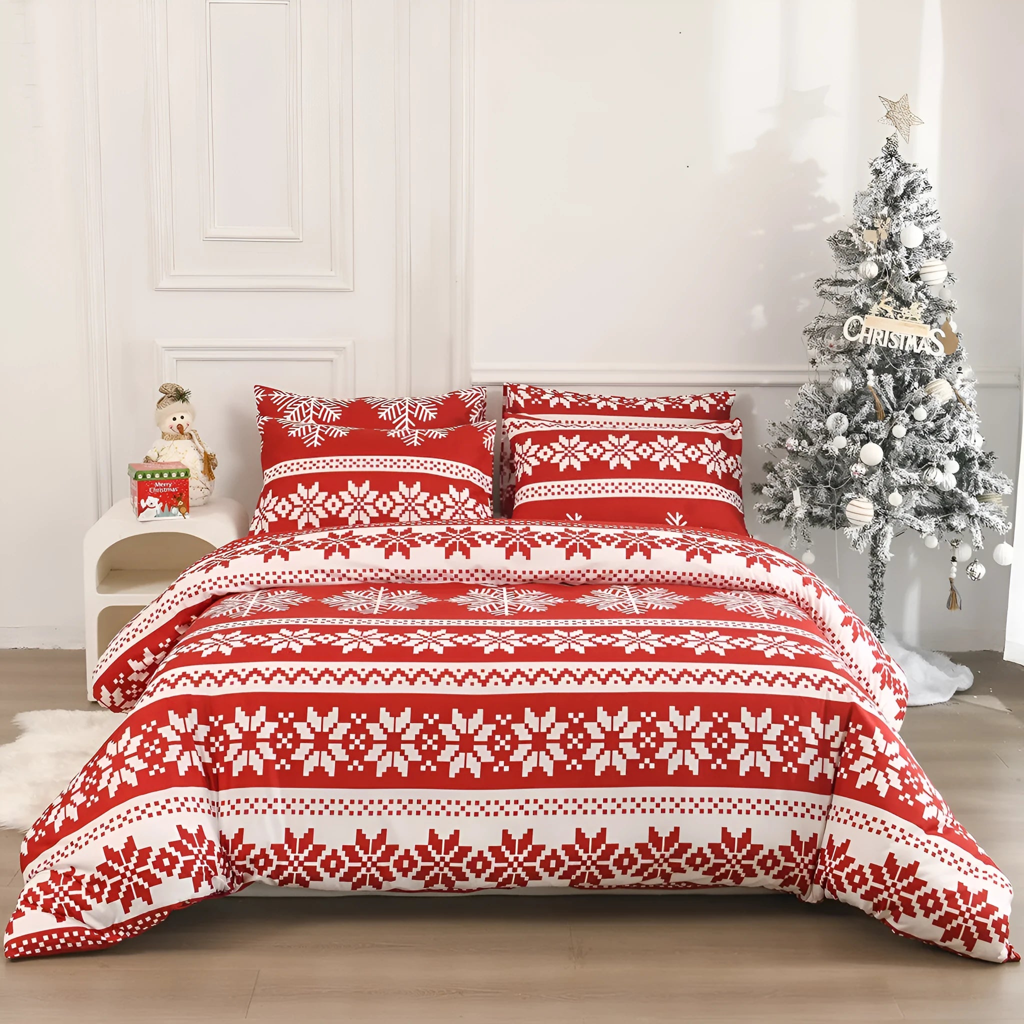 Red Winter Sleepers pattern bed three-piece set with quilt cover and pillowcases on 2.8m bed