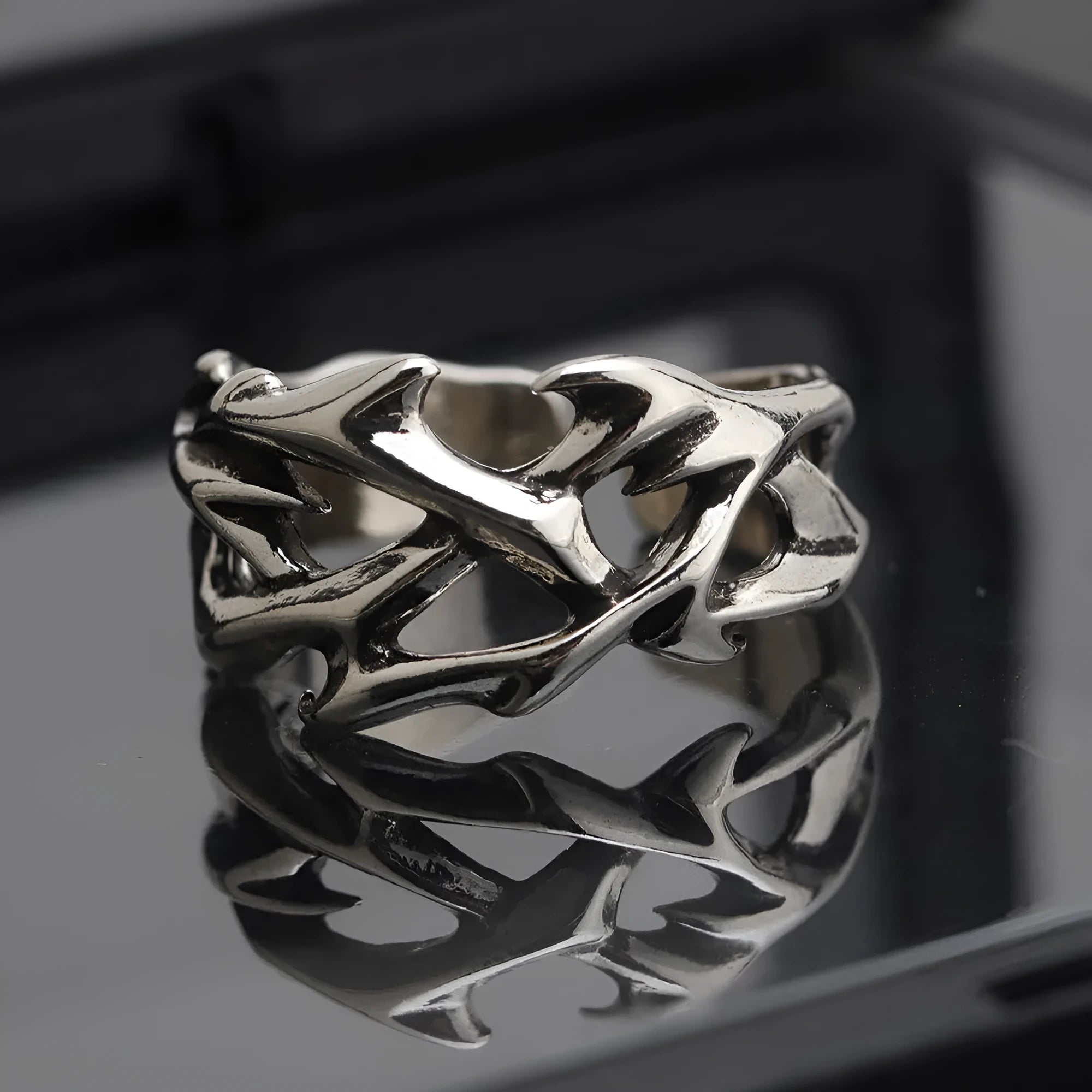 Copper men's ring with geometric thorn flower design and adjustable opening in J2150 colour