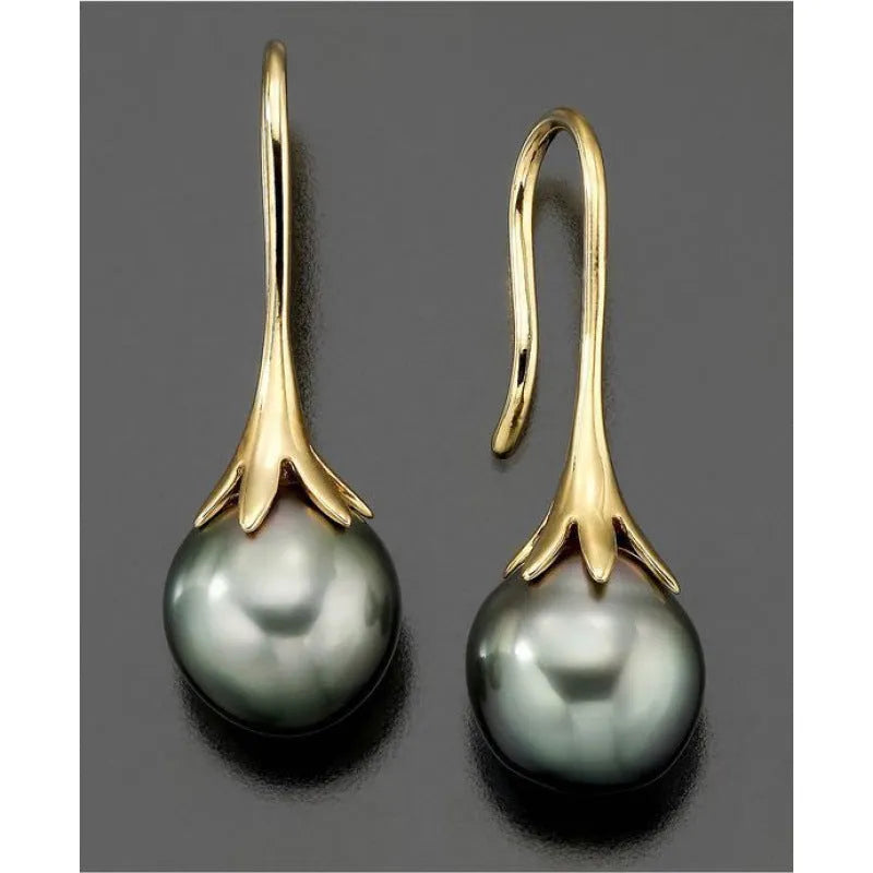 Retro fashion women's earrings with gold electroplating on alloy, personalised creative design