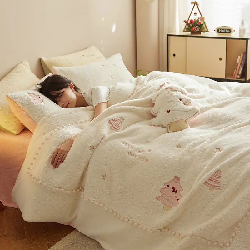 Winter milk fibre bedding set with green Christmas tree pattern on quilt cover and pillowcases
