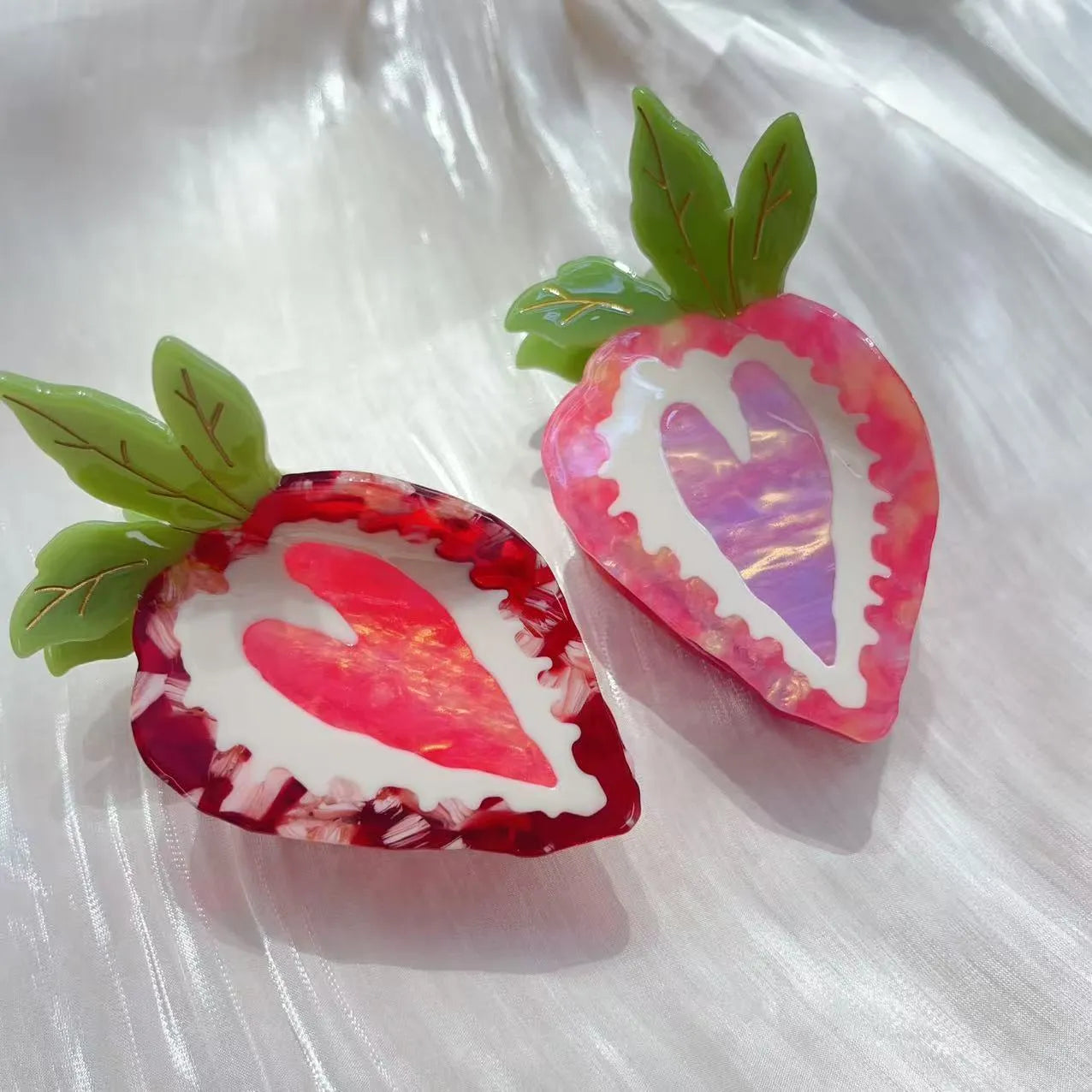 Love Honey strawberry motif hairpin in red or pink colour, handcrafted in a pastoral style.