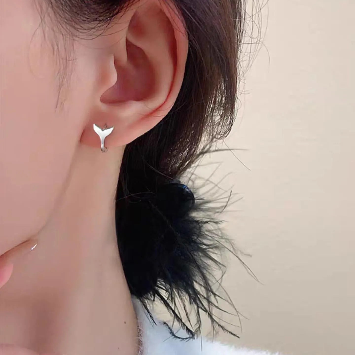 Women's fashion fishtail earrings in electroplated copper with white gold or yellow gold colour options
