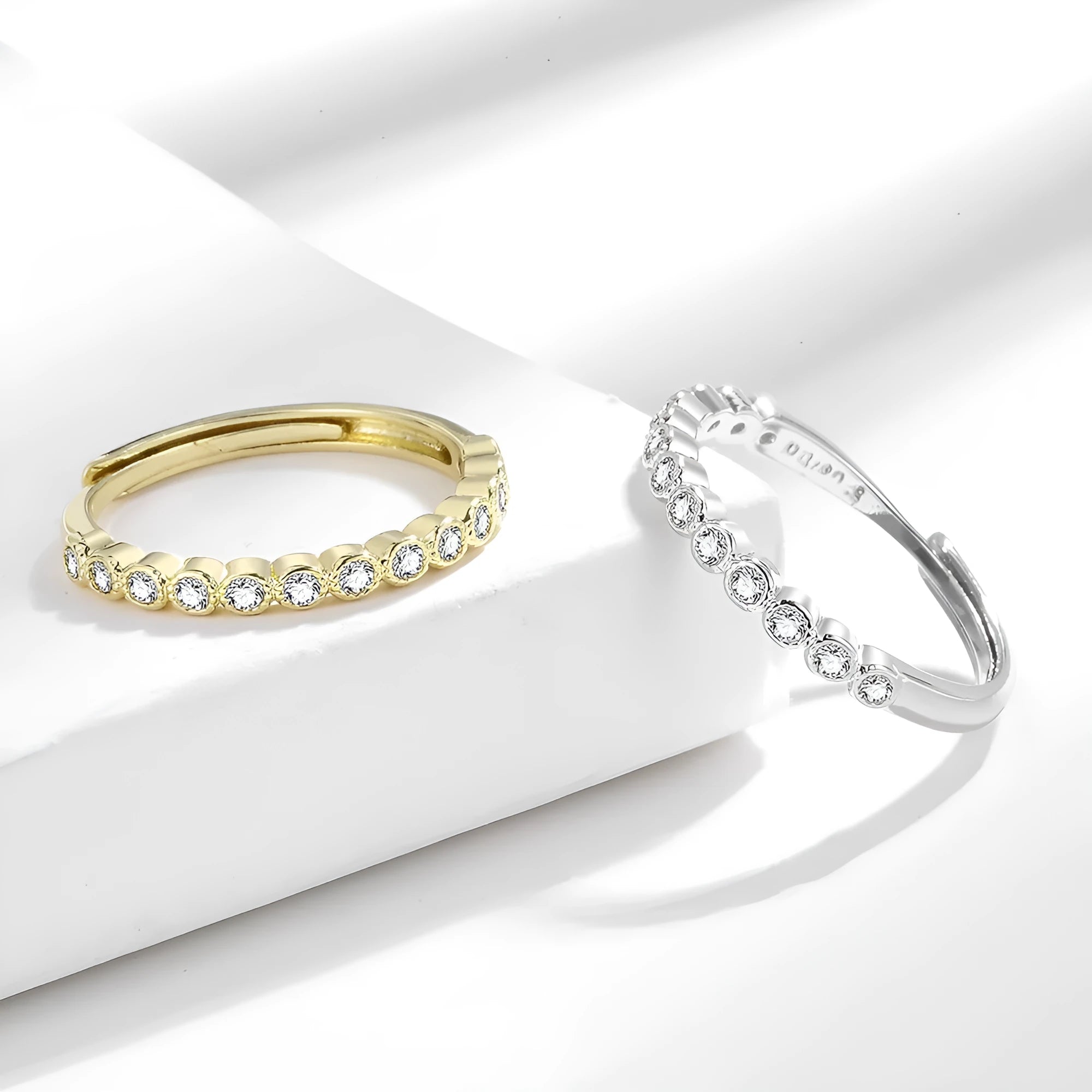 Open mouth geometric ring with diamond tail design in white or yellow gold colour for women