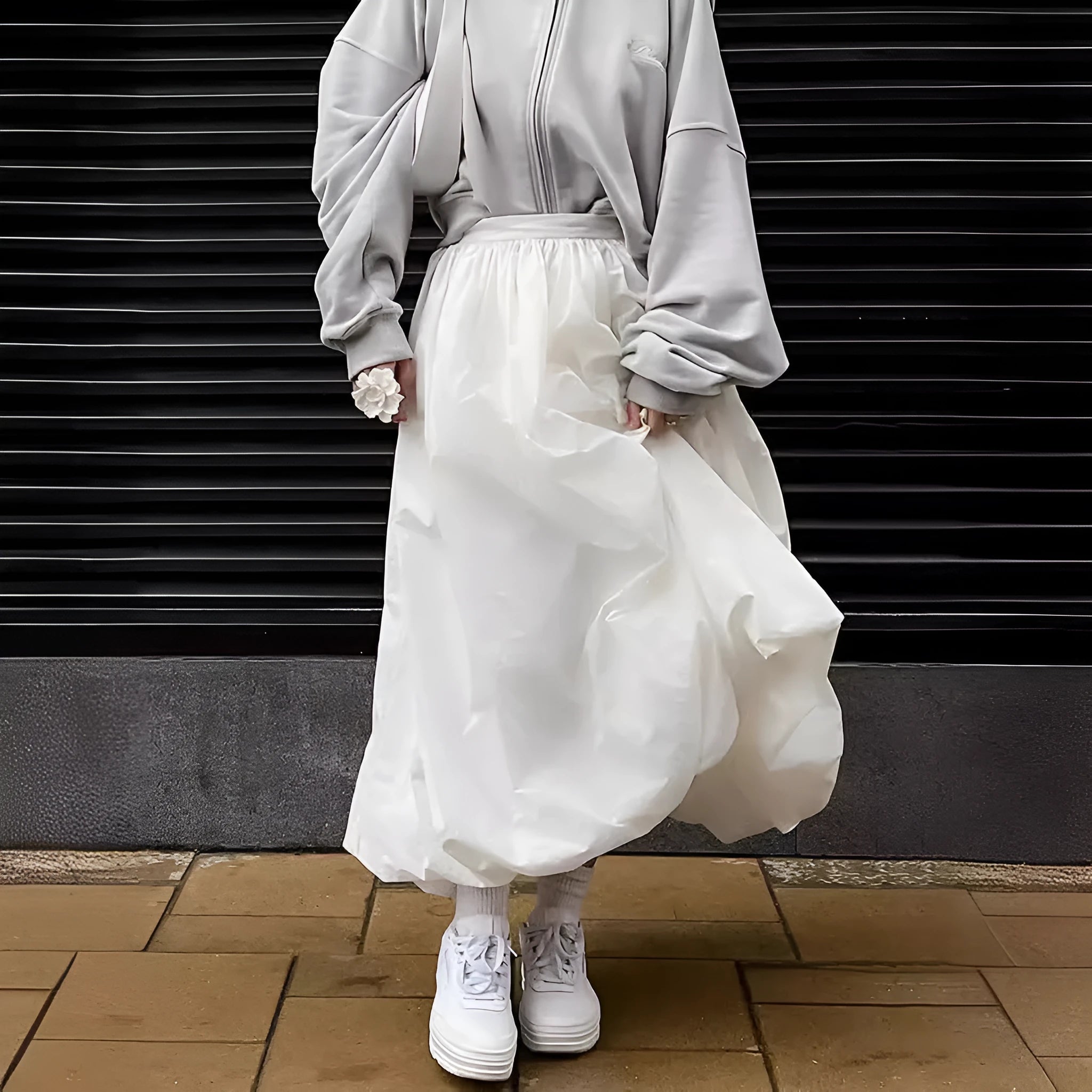 Women's solid colour long cotton skirt with elastic waistband in black or white