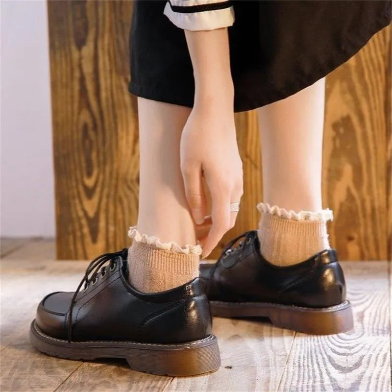 Women's black preppy Mary Jane low-heel pumps with round toe and front lace-up design