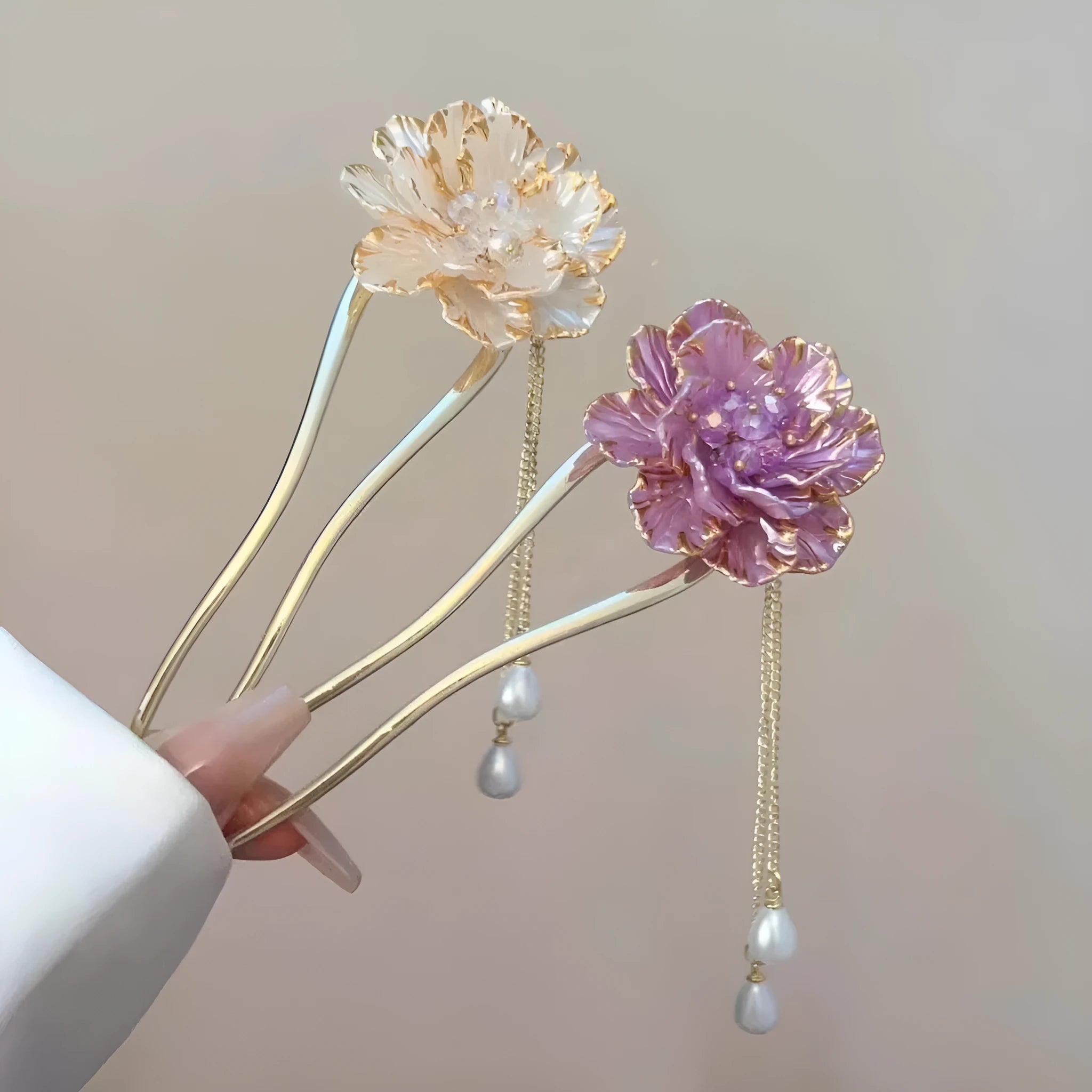 Decorative U-shaped hairpin with purple peony flower and hanging tassels in pastoral style