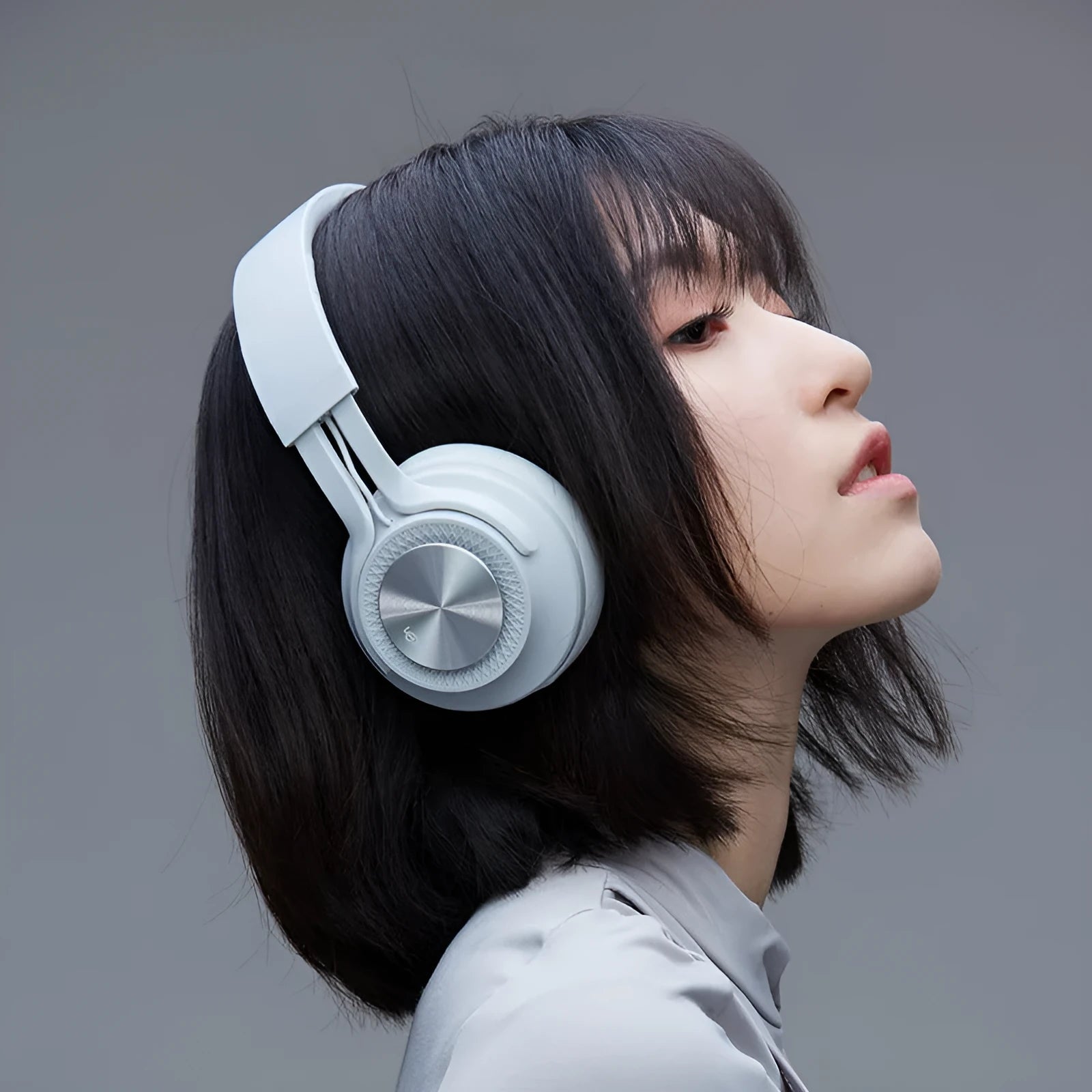 Sports wireless Bluetooth headset in black with power display