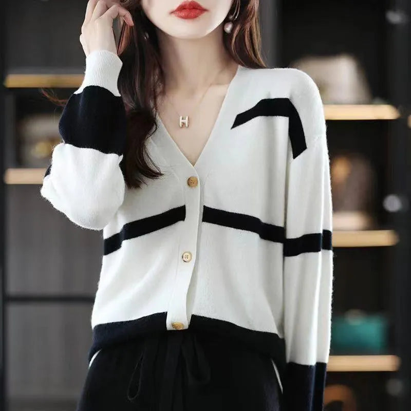 Women's striped V-neck knitted cardigan with 3D pattern and button front in slim fit