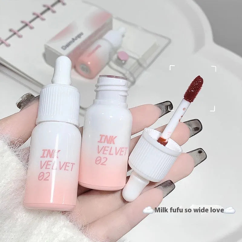 Mirror Lip Lacquer lip gloss tube in the Milk Huhu Series, 3.5g net content.