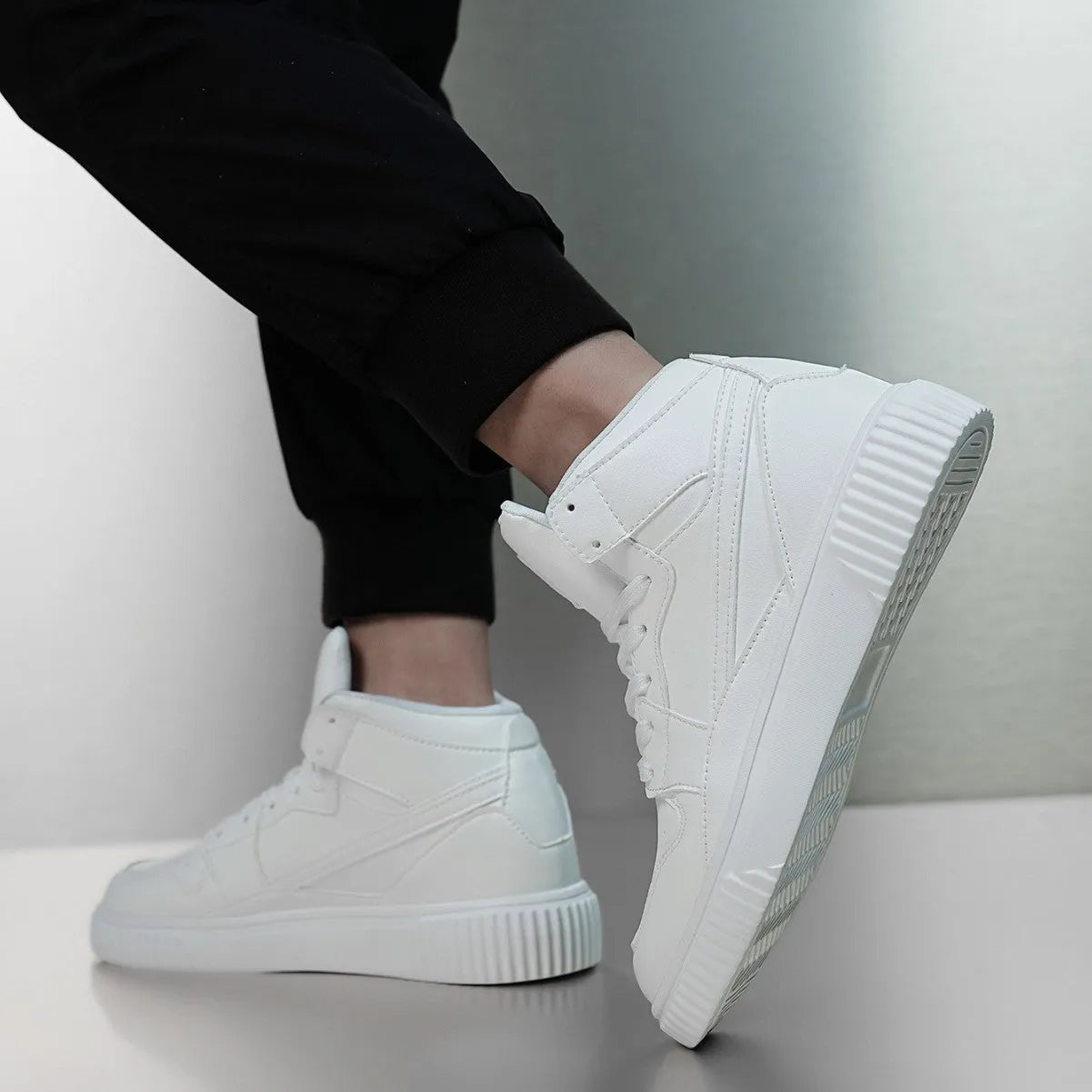 White men's round-toe casual shoes made from microfiber, shown from the side.