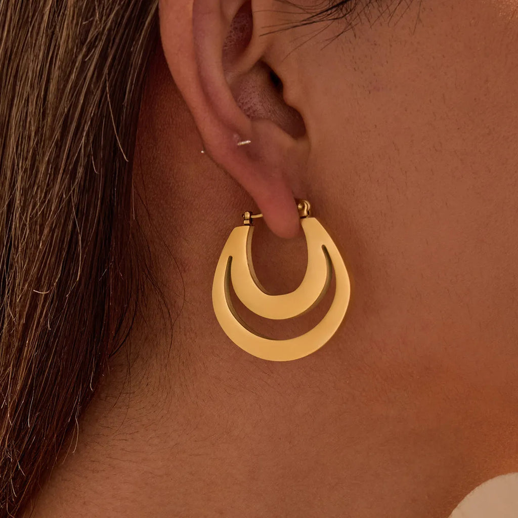 Geometric French earrings with round ring design in gold or steel metallic colours
