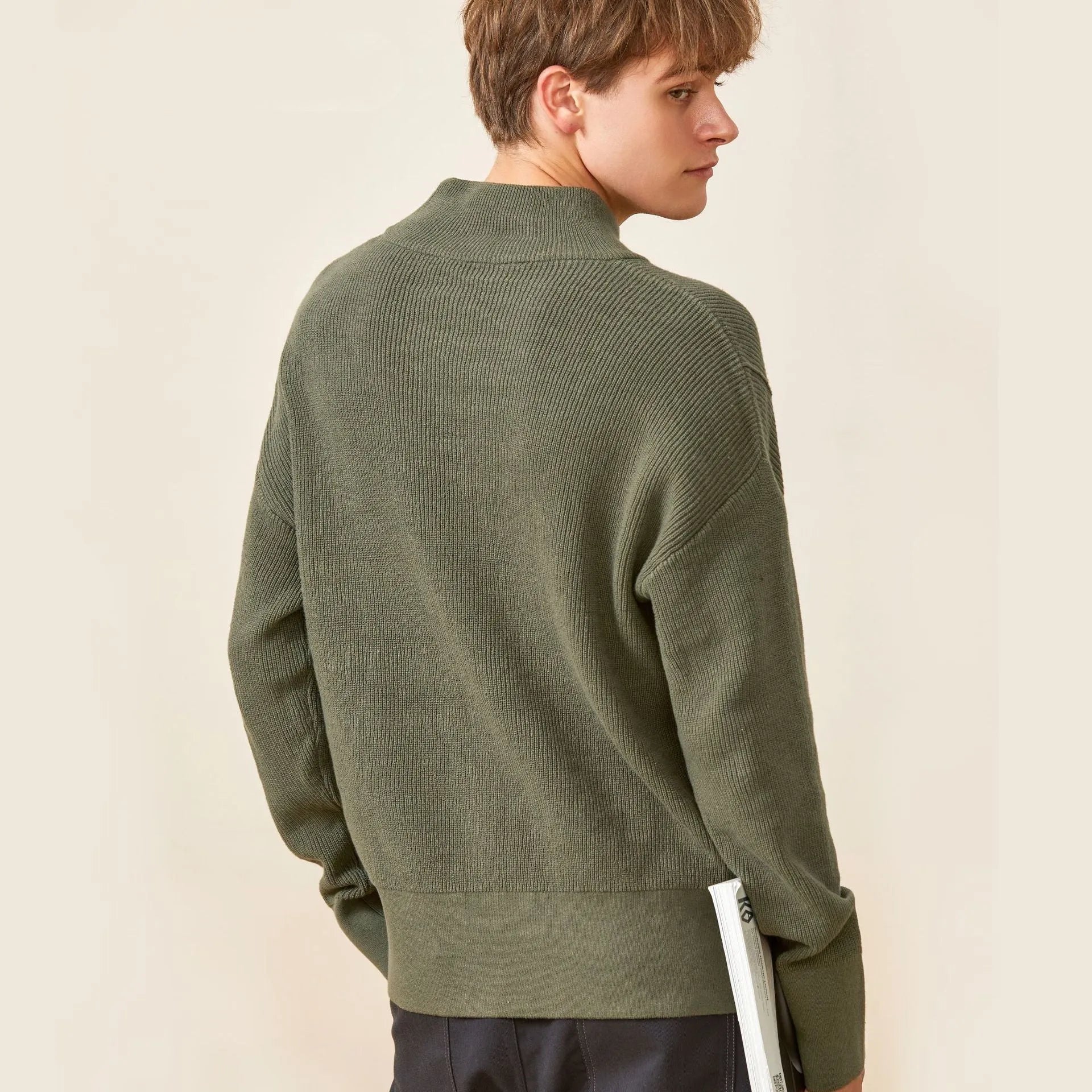 Men's loose fit cotton sweater in grey, round neck, long sleeves, casual style
