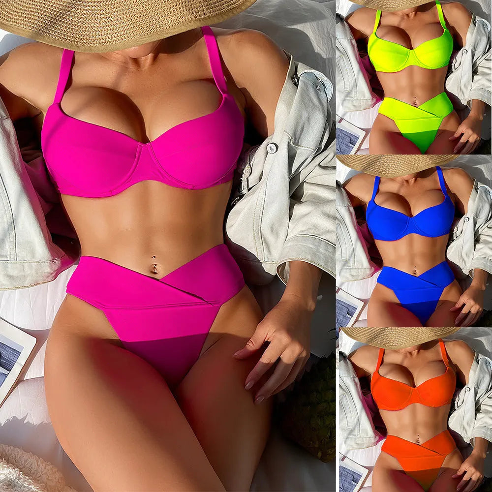 Women's solid colour bikini briefs in nylon for swimming and sports.