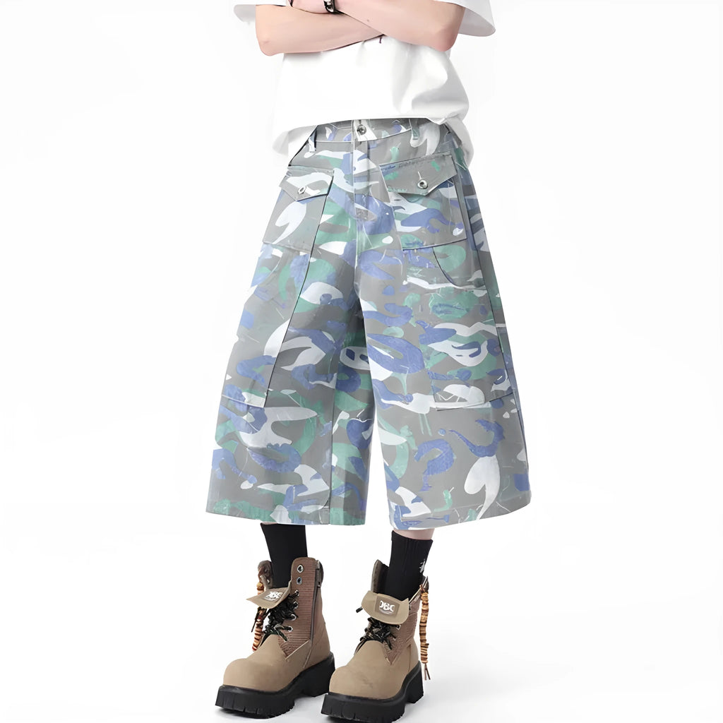 Men's camouflage colour denim cropped trousers with front pocket and zip fly closure