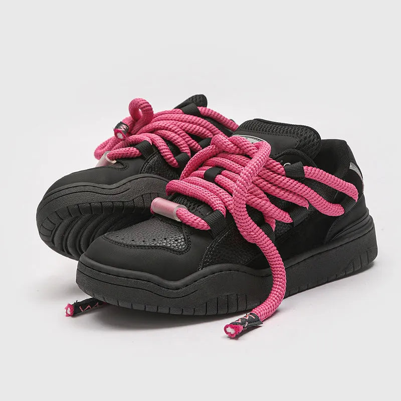 Casual lace-up shoes with thick rubber sole and round toe in four colour options
