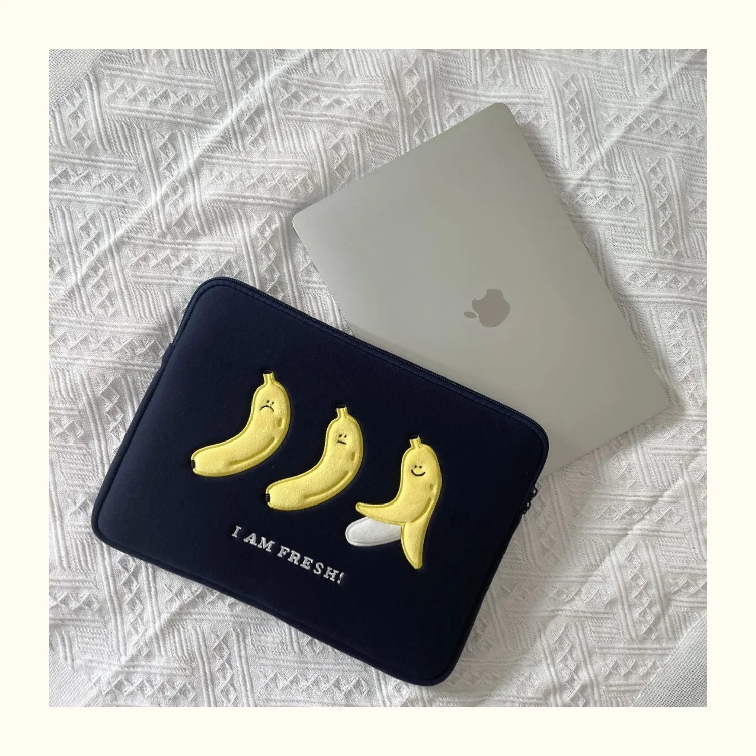 Embroidered laptop sleeve with animal pattern for 13.3 to 15.6 inch laptops