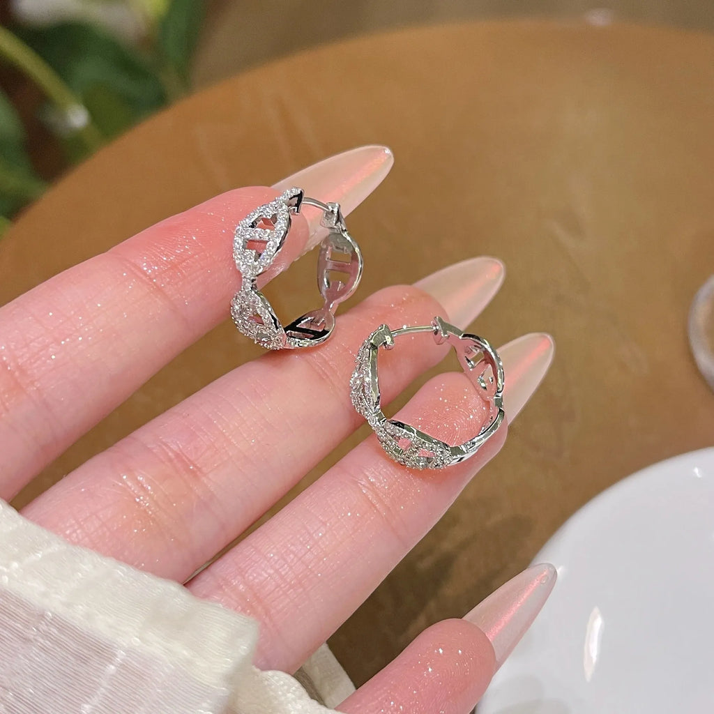 Ladies electroplated copper earrings with thick gold plating in casual diamond design