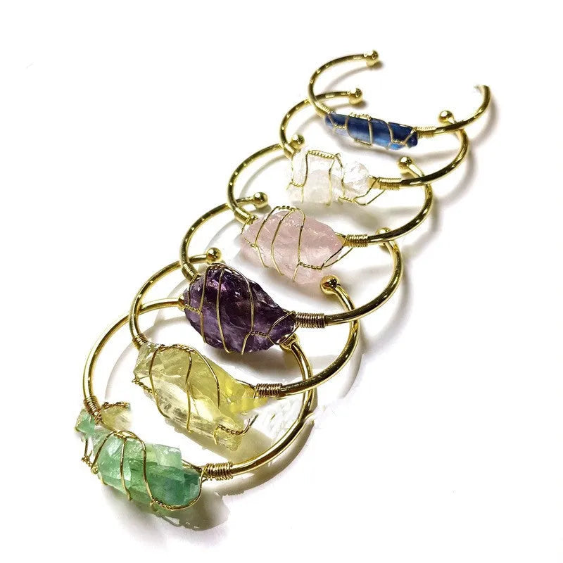 Unshaped natural crystal rough stone bracelet with gold winding and mixed colors in bohemian style