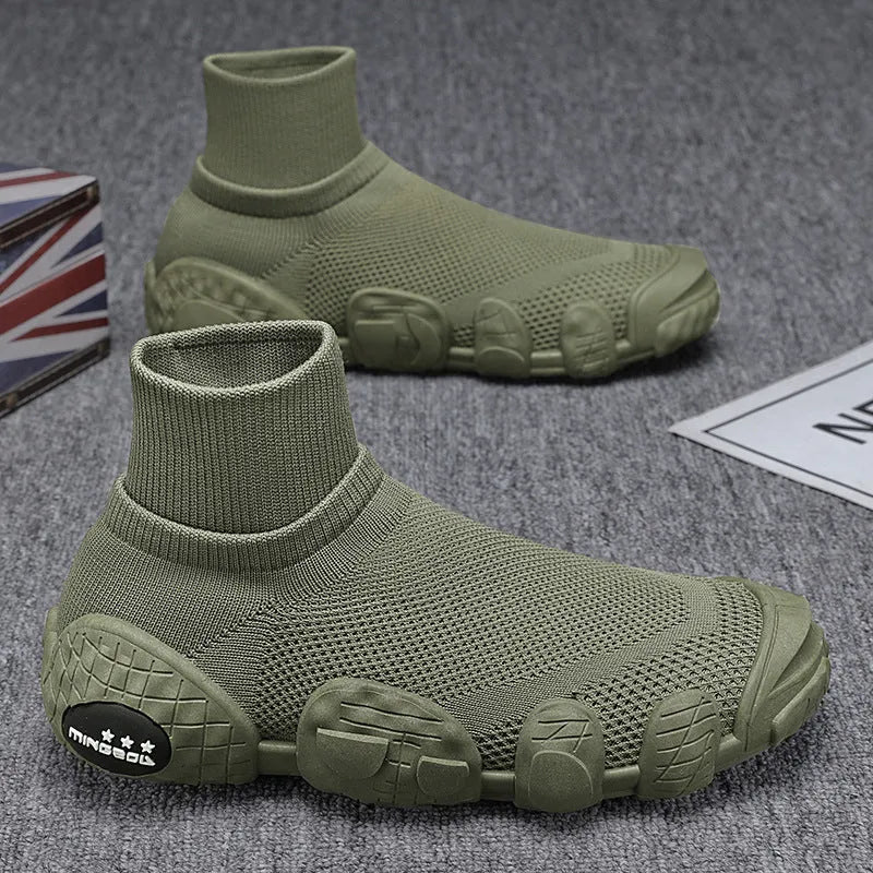 Breathable knitted mesh sneakers for men in army green, mid-top flat heel, round toe, colour blocking detail