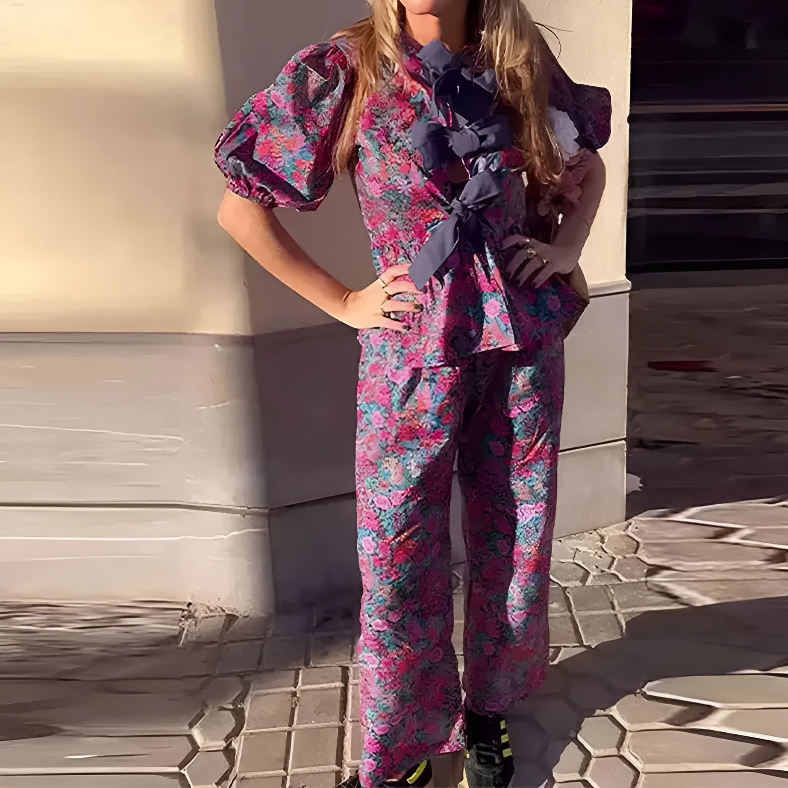 Women's floral print trousers suit set with puff sleeve top and matching trousers
