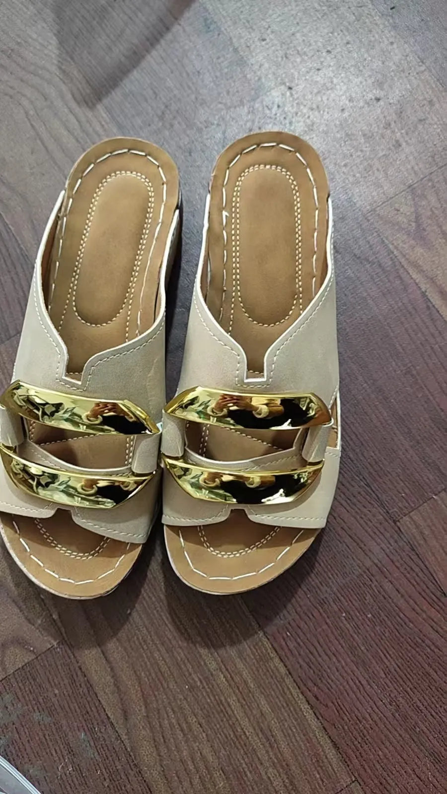 Roman style platform sandals in black, flat heel, breathable casual flip-flops