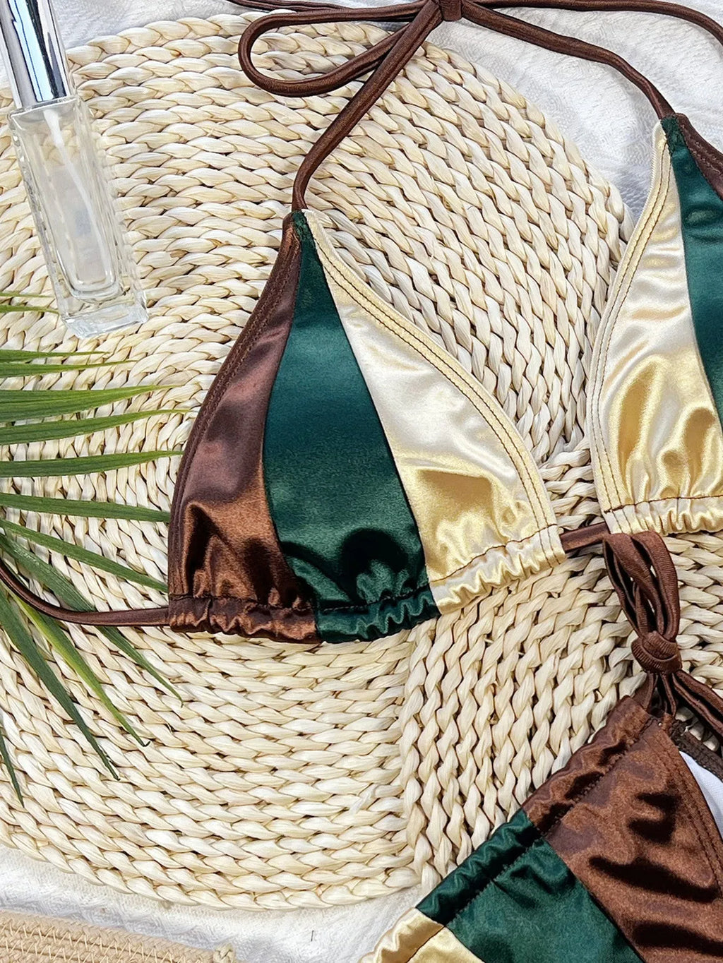 Women's separated bikini set in multicolor with solid colour stitching, nylon fabric, triangle top and brief bottoms