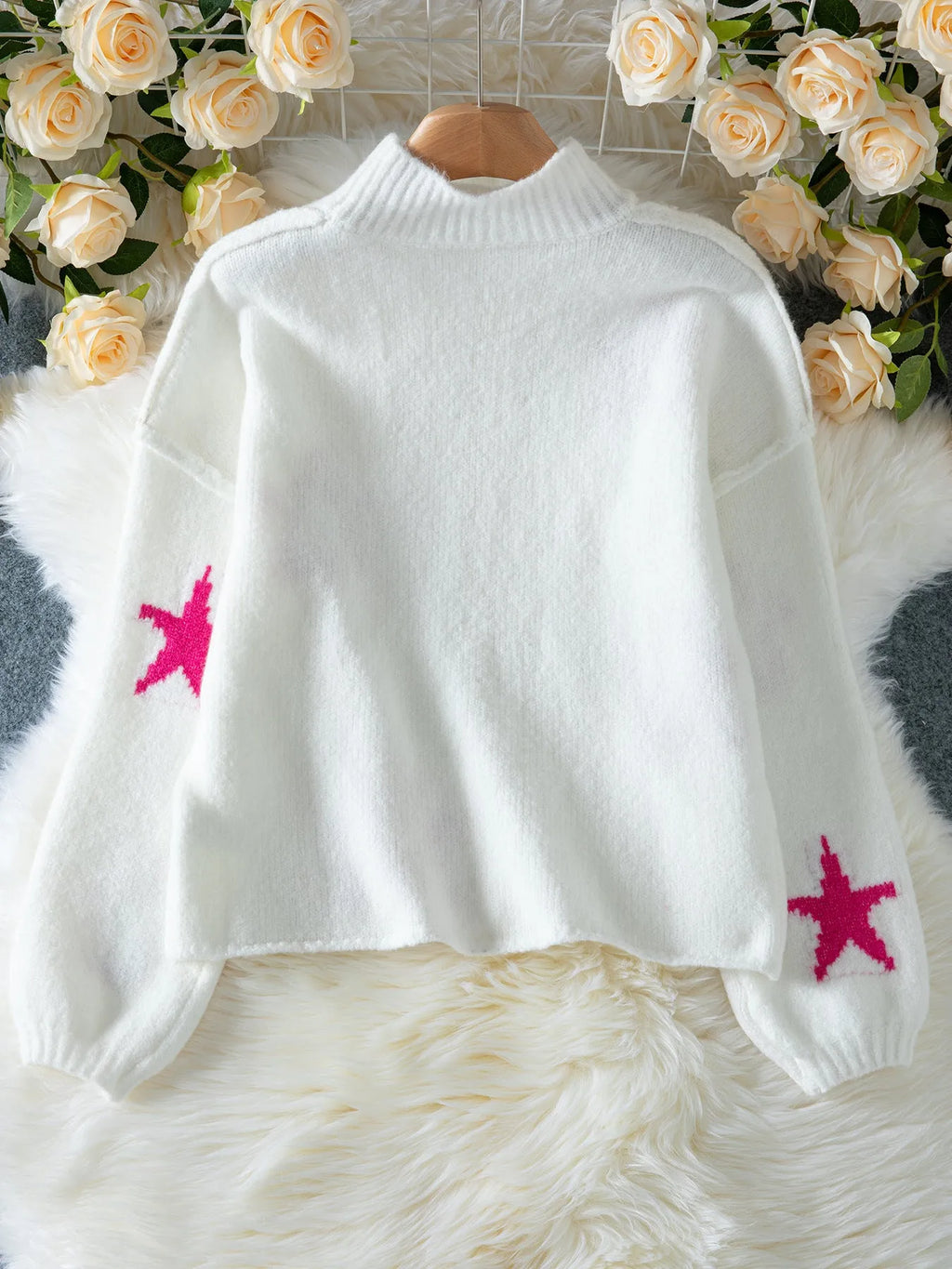 Women's white turtleneck pullover with five-pointed star pattern in thick imitation velvet fabric